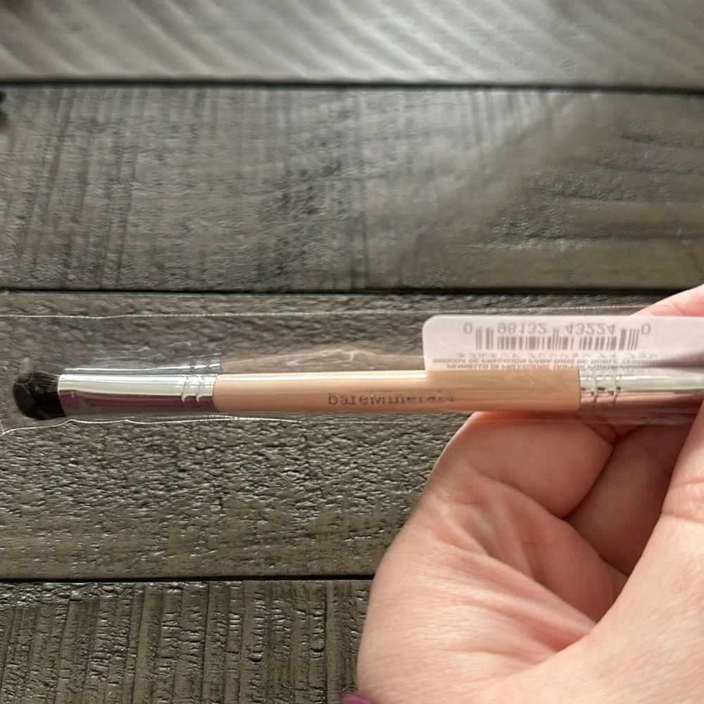 Bare Minerals makeup brushes - Picture 4 of 5